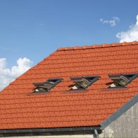 velux sur toiture en tuiles